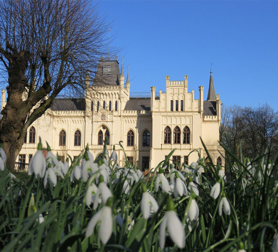 Foto: Schloss Evenburg, Schlosspark - Copyright: Monika van Geuns